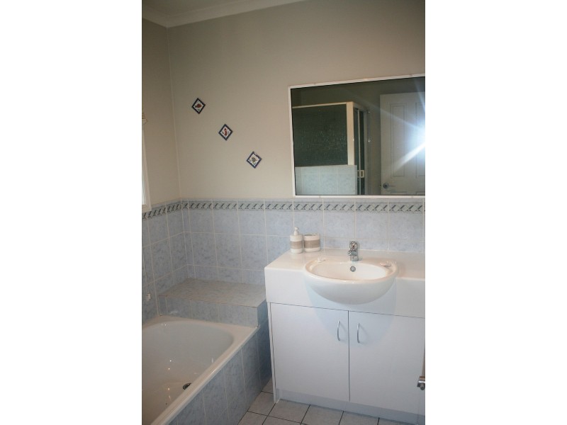 85  Murphy Street, Point Vernon QLD 4655