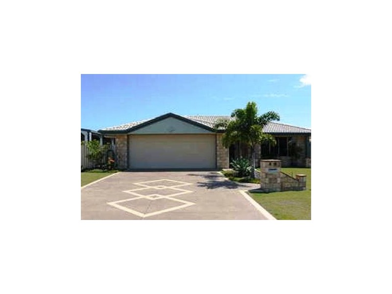 46 Moolyyir Street, Urangan QLD 4655