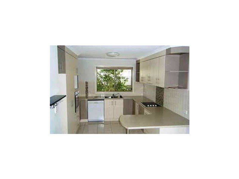 46 Moolyyir Street, Urangan QLD 4655