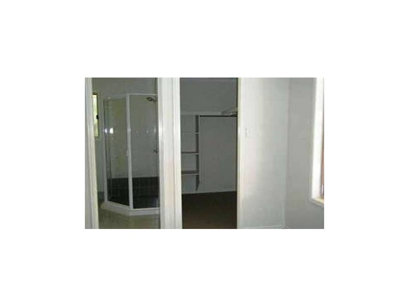 46 Moolyyir Street, Urangan QLD 4655