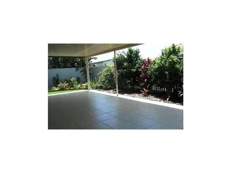 46 Moolyyir Street, Urangan QLD 4655