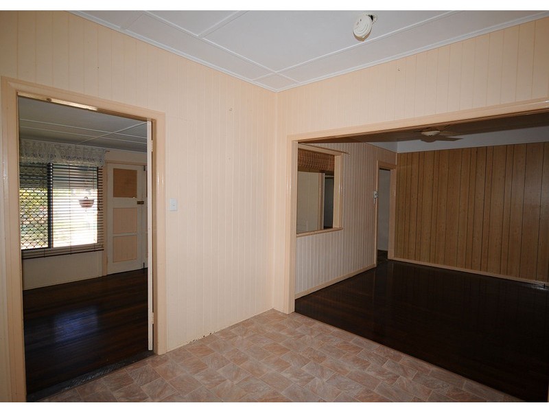 75 Dayman St, Urangan QLD 4655