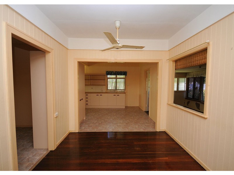 75 Dayman St, Urangan QLD 4655