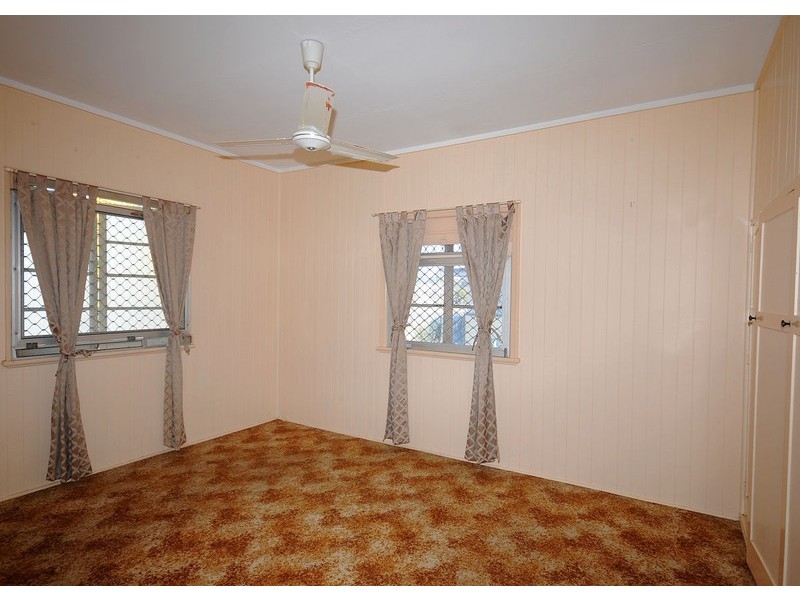 75 Dayman St, Urangan QLD 4655