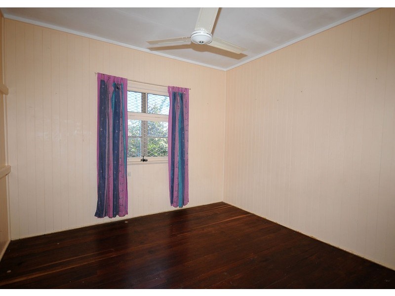 75 Dayman St, Urangan QLD 4655