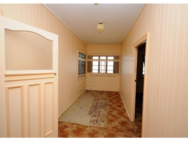 75 Dayman St, Urangan QLD 4655