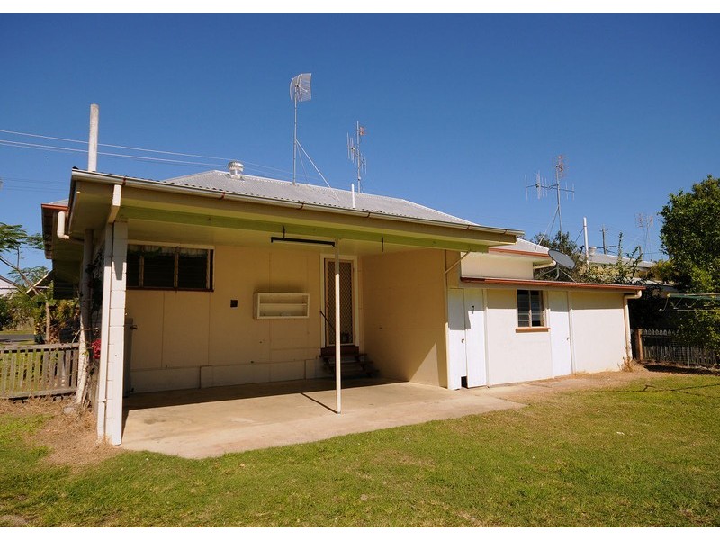 75 Dayman St, Urangan QLD 4655