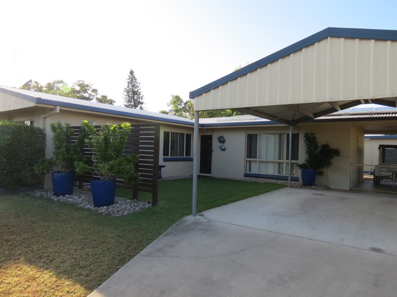 74 Lauren Street, Urangan QLD 4655