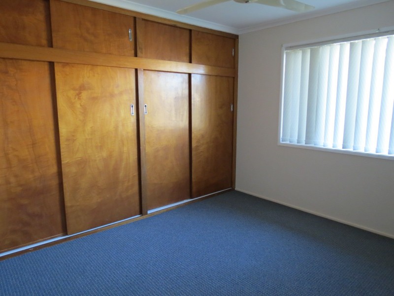 74 Lauren Street, Urangan QLD 4655