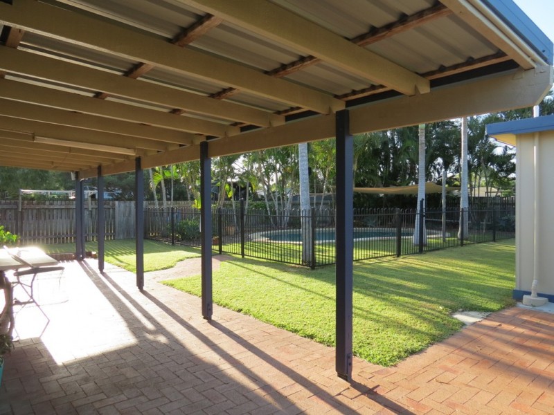 74 Lauren Street, Urangan QLD 4655