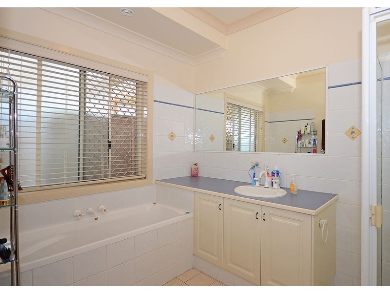 7 Austin Court, Point Vernon QLD 4655