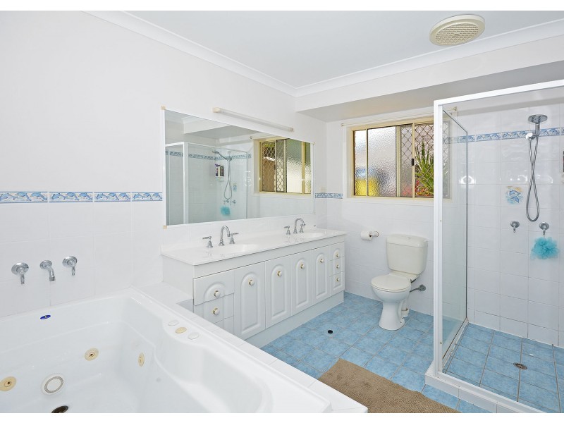 20 Spoonbill Way, Eli Waters QLD 4655