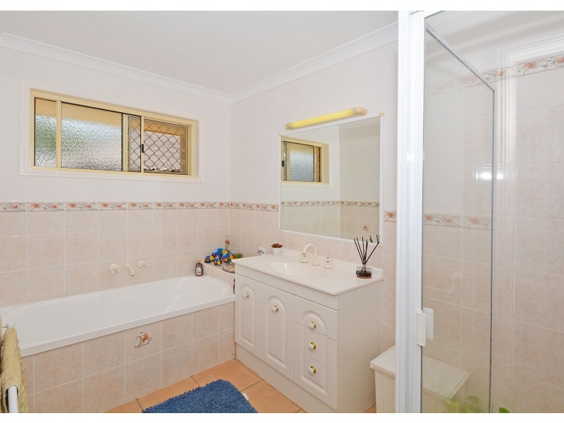 20 Spoonbill Way, Eli Waters QLD 4655