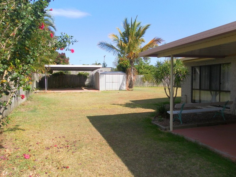 8 Arthur Street, Urangan QLD 4655