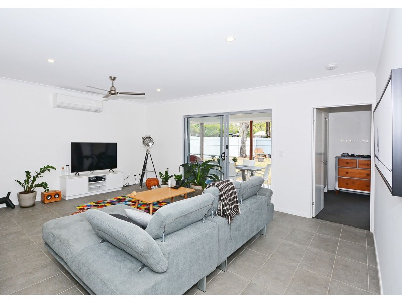 27 Polson Street, Point Vernon QLD 4655