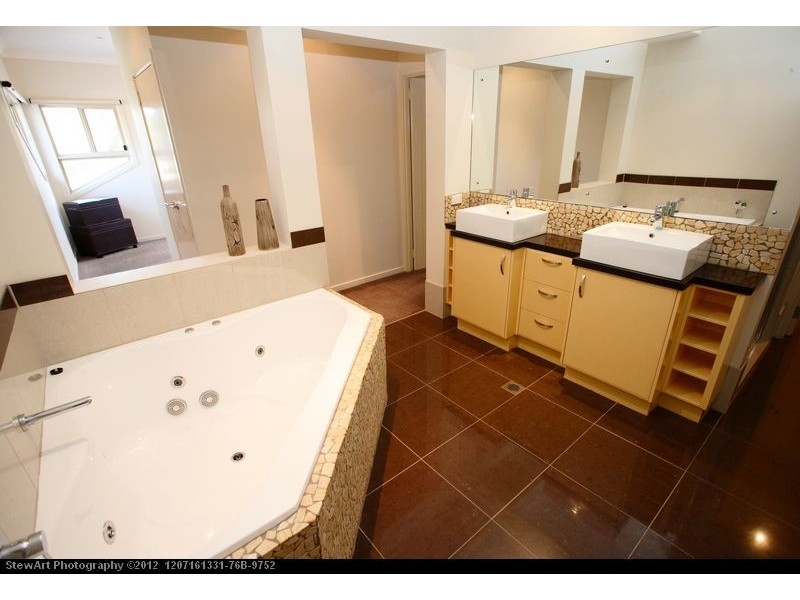 5 Mexican Court, Urangan QLD 4655