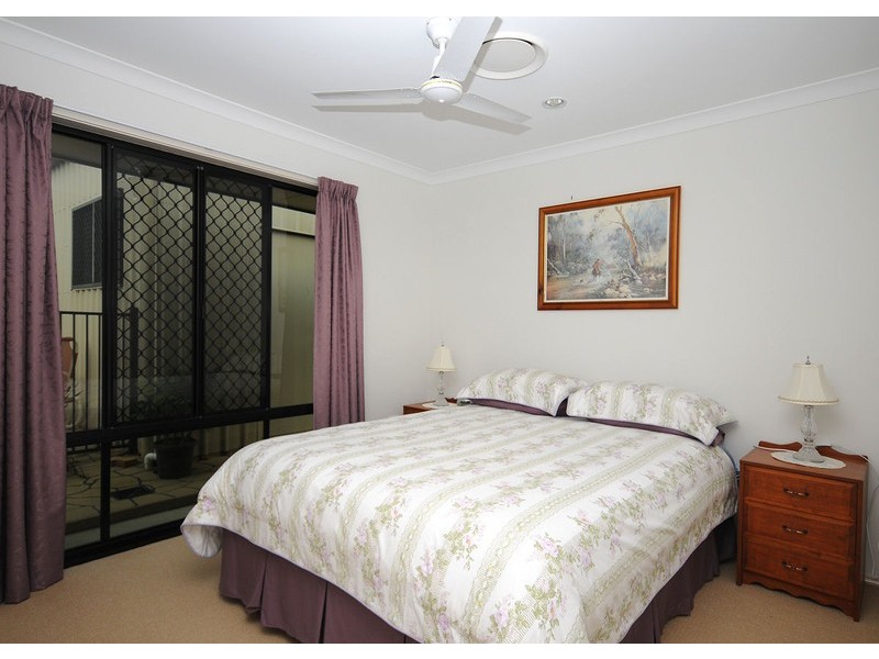 32 Harrison Cct, Urangan QLD 4655