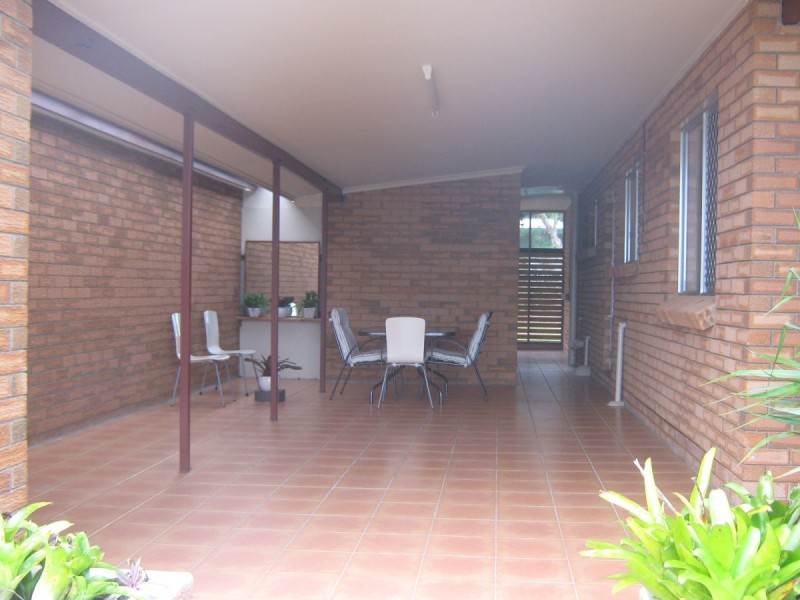 27 Saunders Street, Point Vernon QLD 4655
