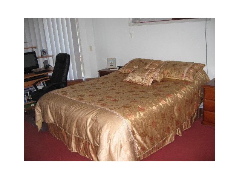 4 Silvereye Crt, Eli Waters QLD 4655