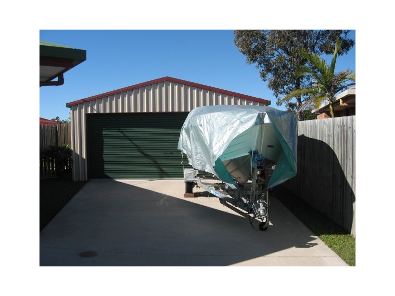 4 Silvereye Crt, Eli Waters QLD 4655