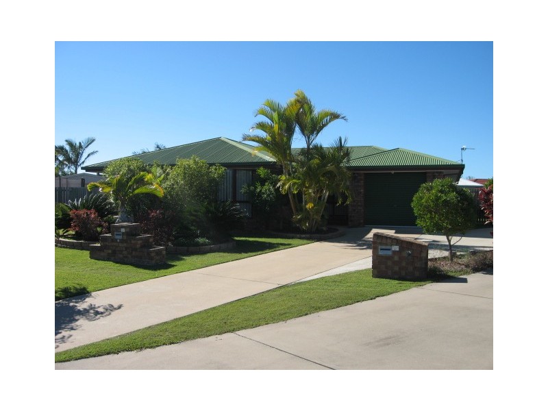 4 Silvereye Crt, Eli Waters QLD 4655