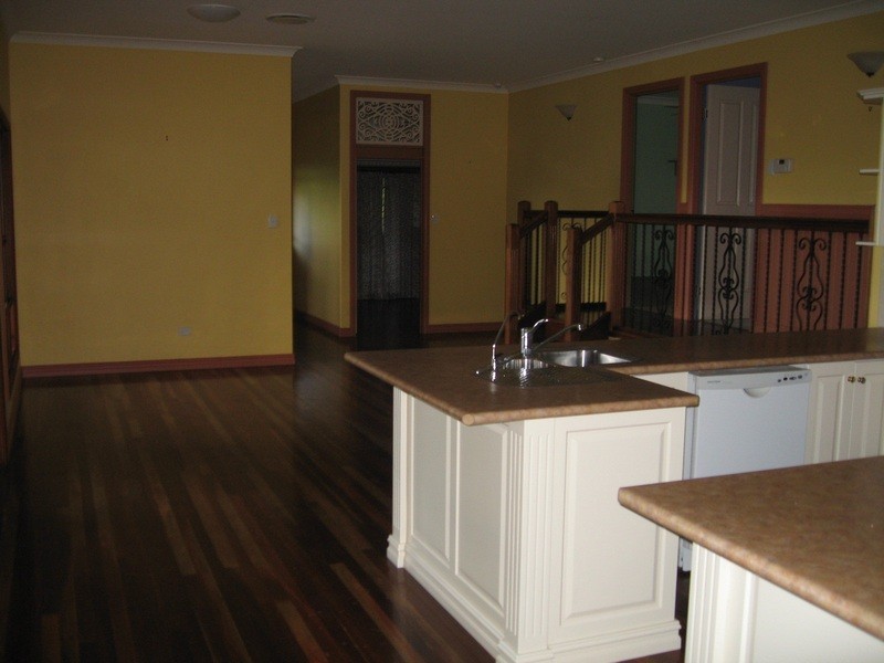 16 Windsor Way, Urraween QLD 4655