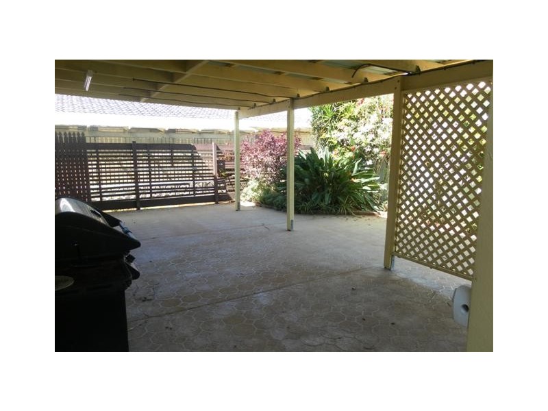 11 Long Street, Point Vernon QLD 4655