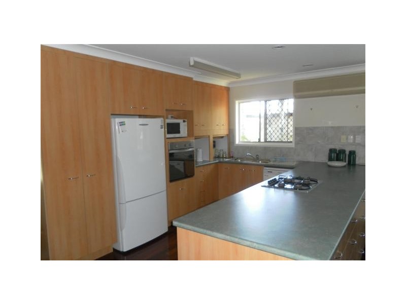 11 Long Street, Point Vernon QLD 4655