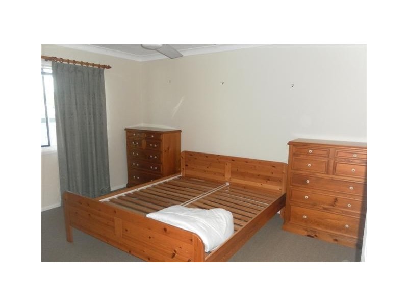 11 Long Street, Point Vernon QLD 4655