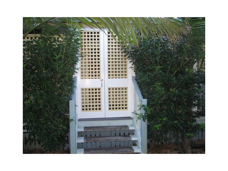 25 Robert Street, Torquay QLD 4655