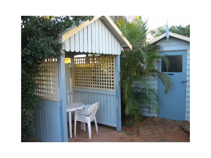 25 Robert Street, Torquay QLD 4655