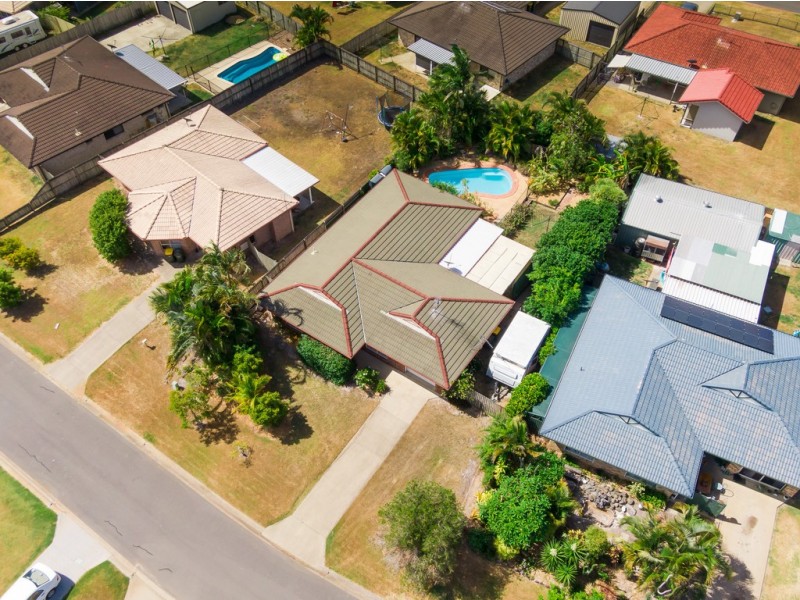 9 Elliot Court, Eli Waters QLD 4655