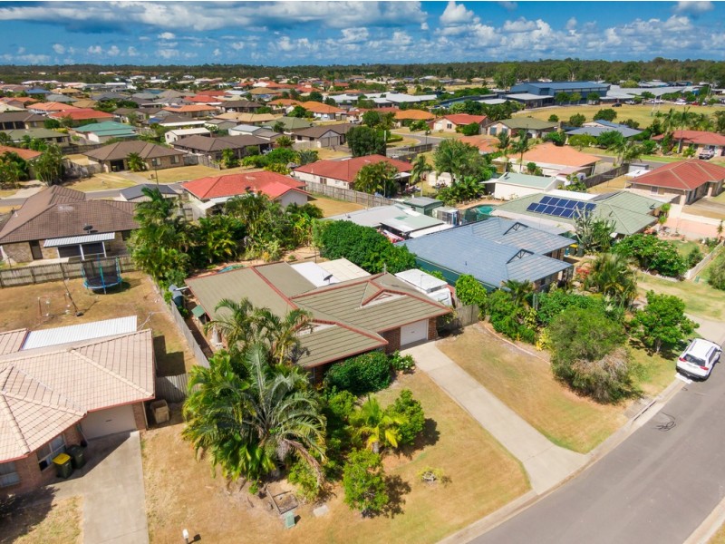 9 Elliot Court, Eli Waters QLD 4655