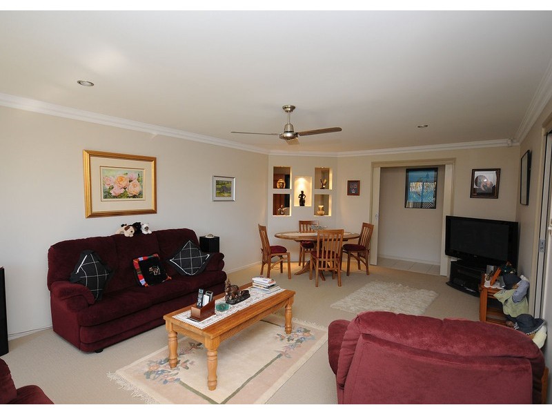 13 Shannen Crt, Urraween QLD 4655