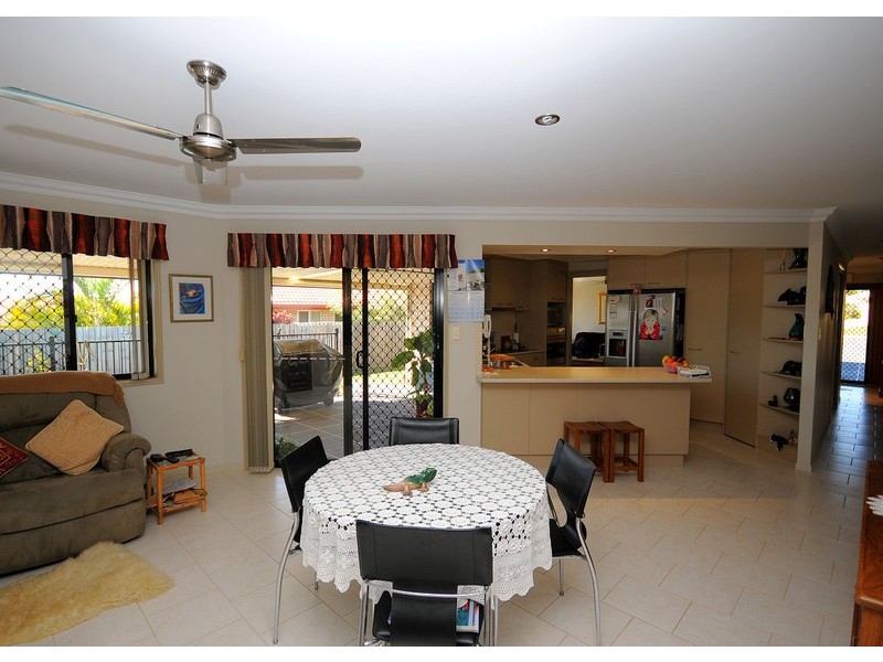 13 Shannen Crt, Urraween QLD 4655