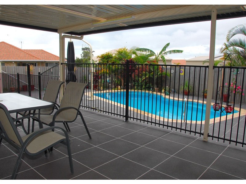 13 Shannen Crt, Urraween QLD 4655