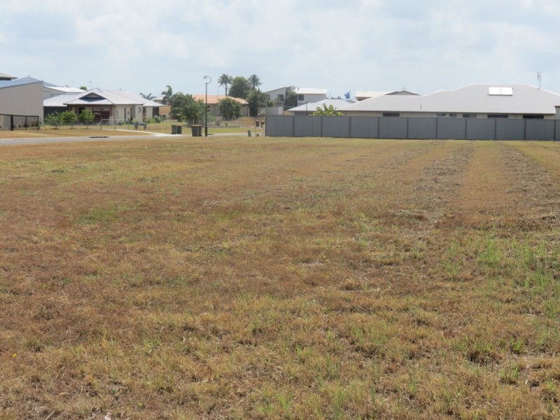 33 Windjammer Circuit, River Heads QLD 4655