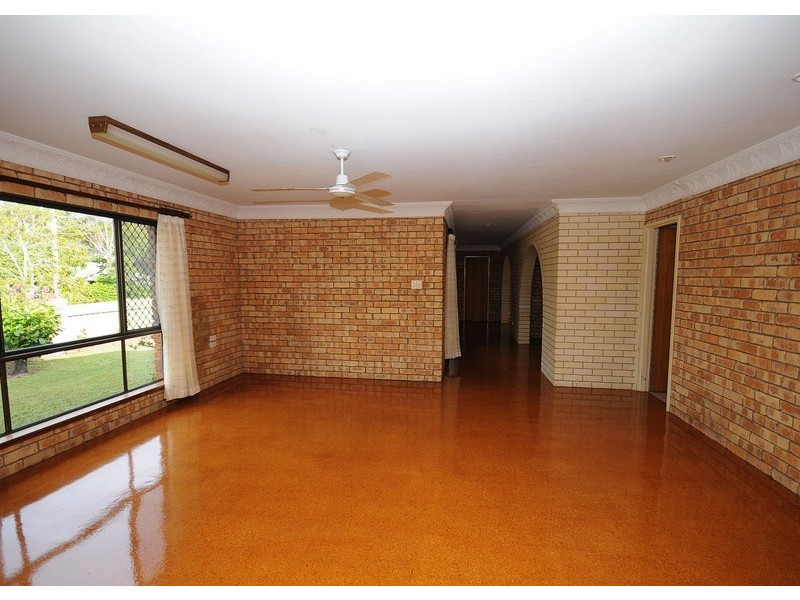 20 Stewart Street, Urangan QLD 4655