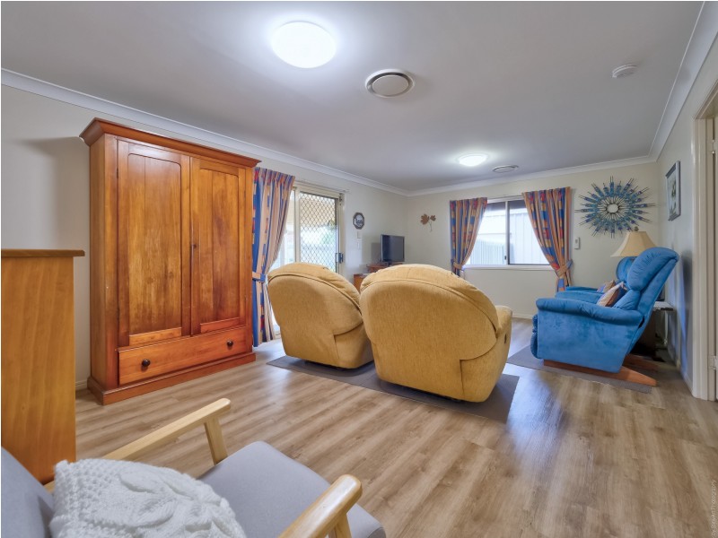 4 Acacia Street, Point Vernon QLD 4655