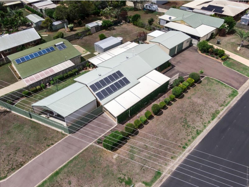 4 Acacia Street, Point Vernon QLD 4655