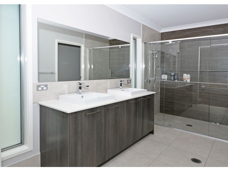 16 Eli Court, Kawungan QLD 4655