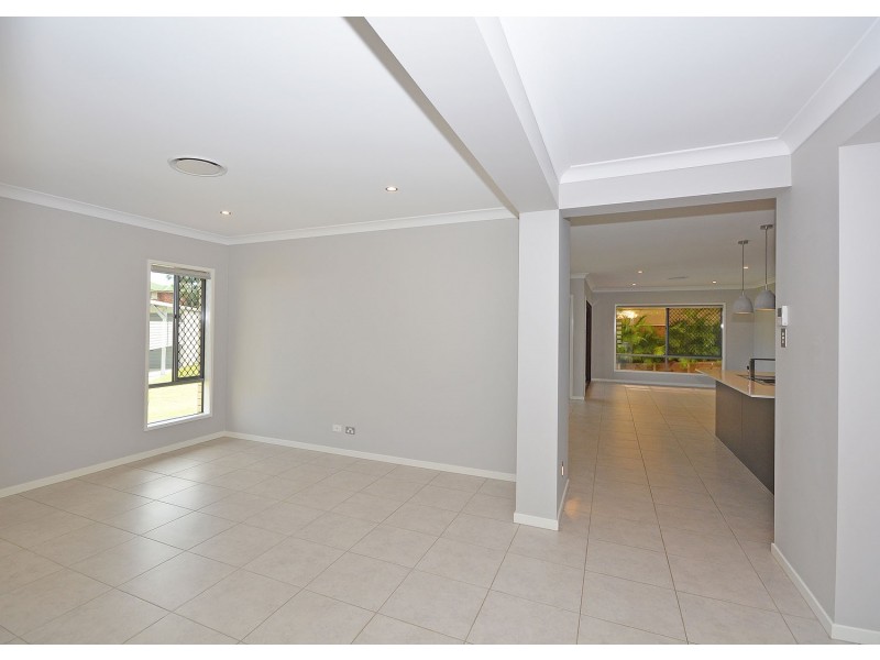 16 Eli Court, Kawungan QLD 4655