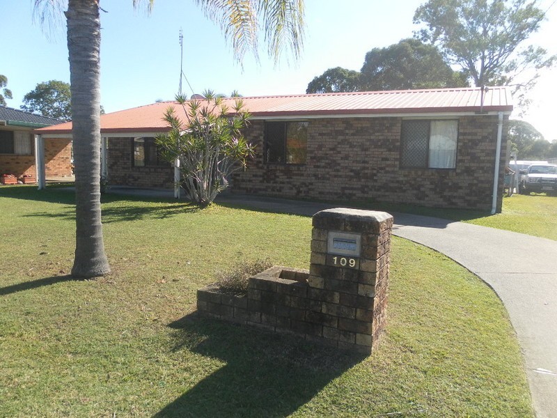 109 Hammond Street, Urangan QLD 4655