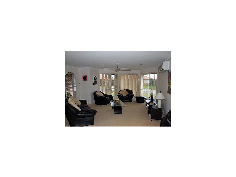 14 Wodalla Mews, Point Vernon QLD 4655