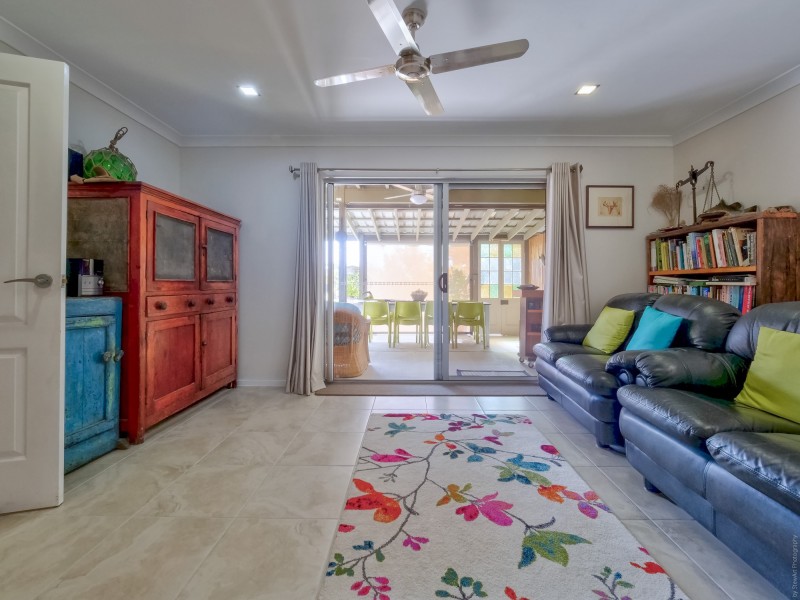 93 Long Street, Point Vernon QLD 4655