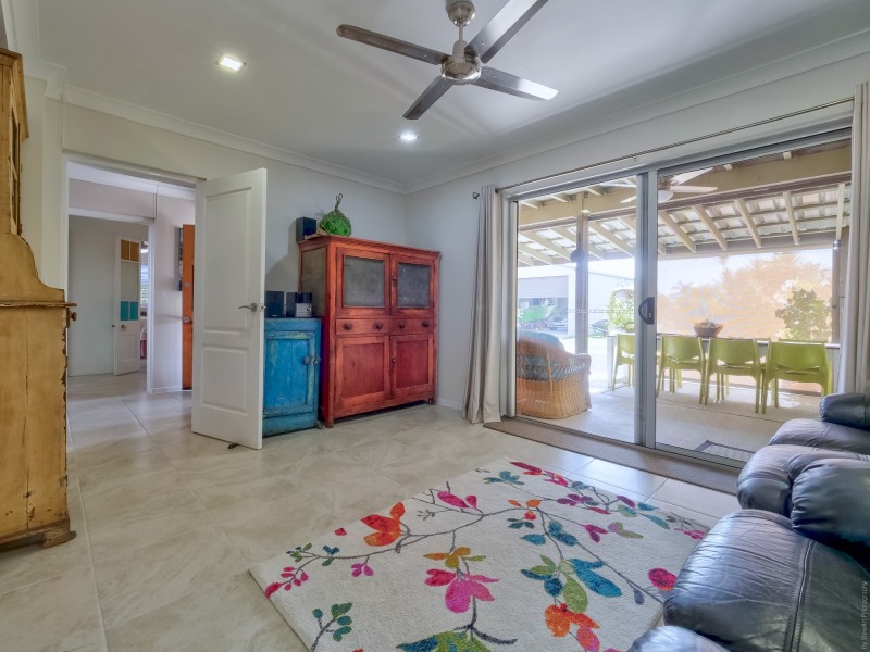 93 Long Street, Point Vernon QLD 4655