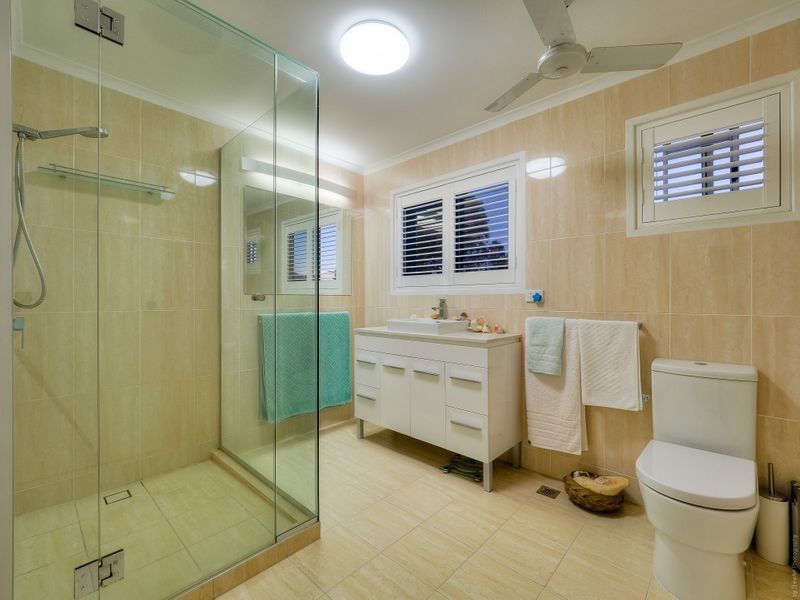 93 Long Street, Point Vernon QLD 4655