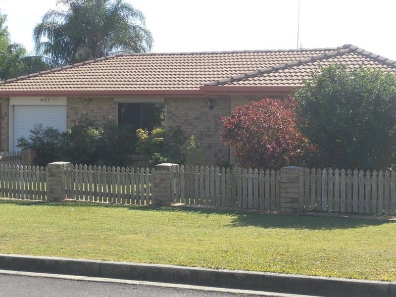 5 Matthew Drive, Urangan QLD 4655