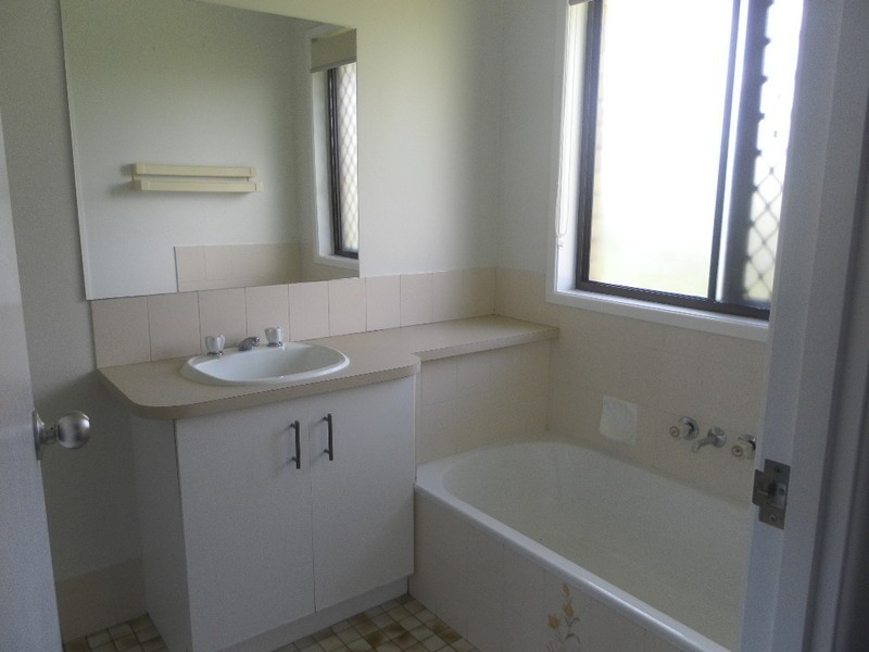 5 Matthew Drive, Urangan QLD 4655