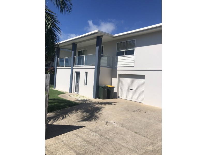61 Hibiscus Street, Urangan QLD 4655